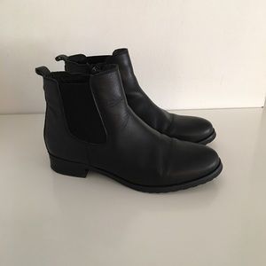 Artica Waterproof Leather Black Chelsea Boots 8.5